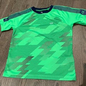 COPY - 10/10 Gap fit sz 6-7 athletic tshirt